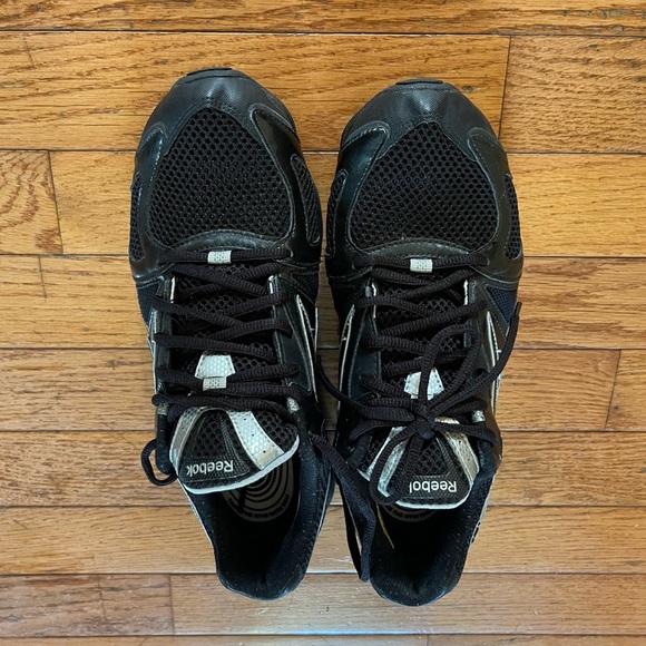 Reebok easy tone women shoe size 8 - Picture 2 of 6